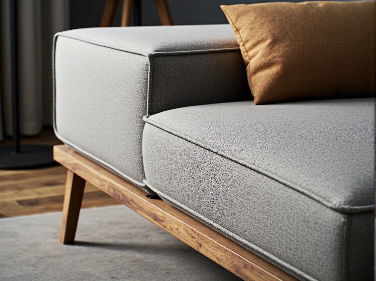 Funkcjonalna komoda dziecięca z pojemnymi szufladami do przechowywania ubranek i zabawek.