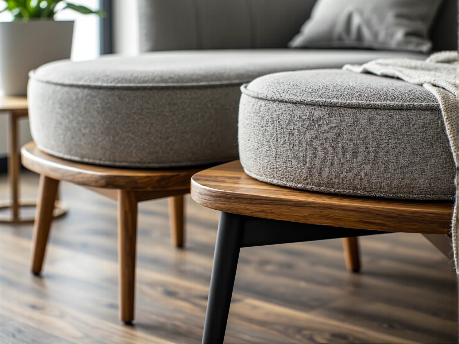 Wielofunkcyjne łóżko z szufladami, idealne do optymalizacji przestrzeni i przechowywania pościeli w pokoju dziecięcym.