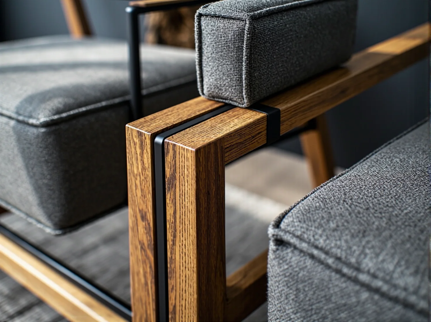 Industrialna komoda z materiałów odzyskanych na metalowych nogach. Stylowe i ekologiczne rozwiązanie do nowoczesnego wnętrza.