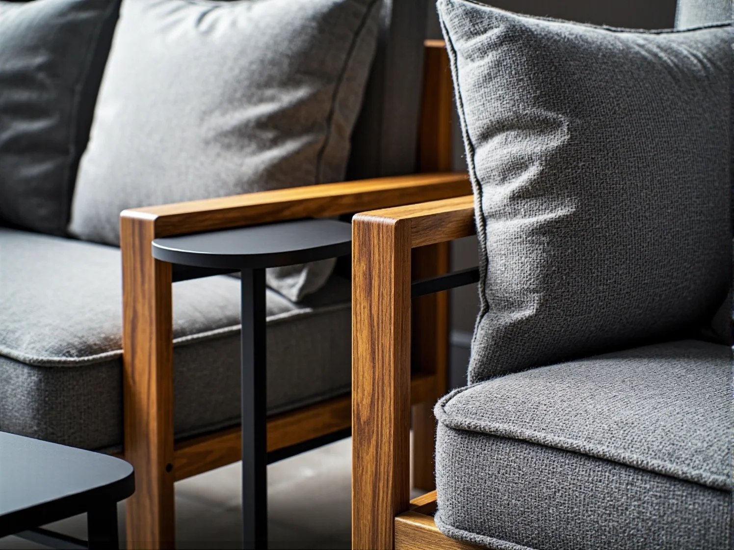 Trwałe materiały mebli balkonowych odporne na warunki pogodowe.